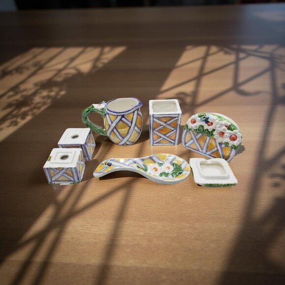 Vintage Glazed Ceramic Daisy and Honeybee Farmhouse Style 7 piece Tabletop Set - Picture 4 of 10